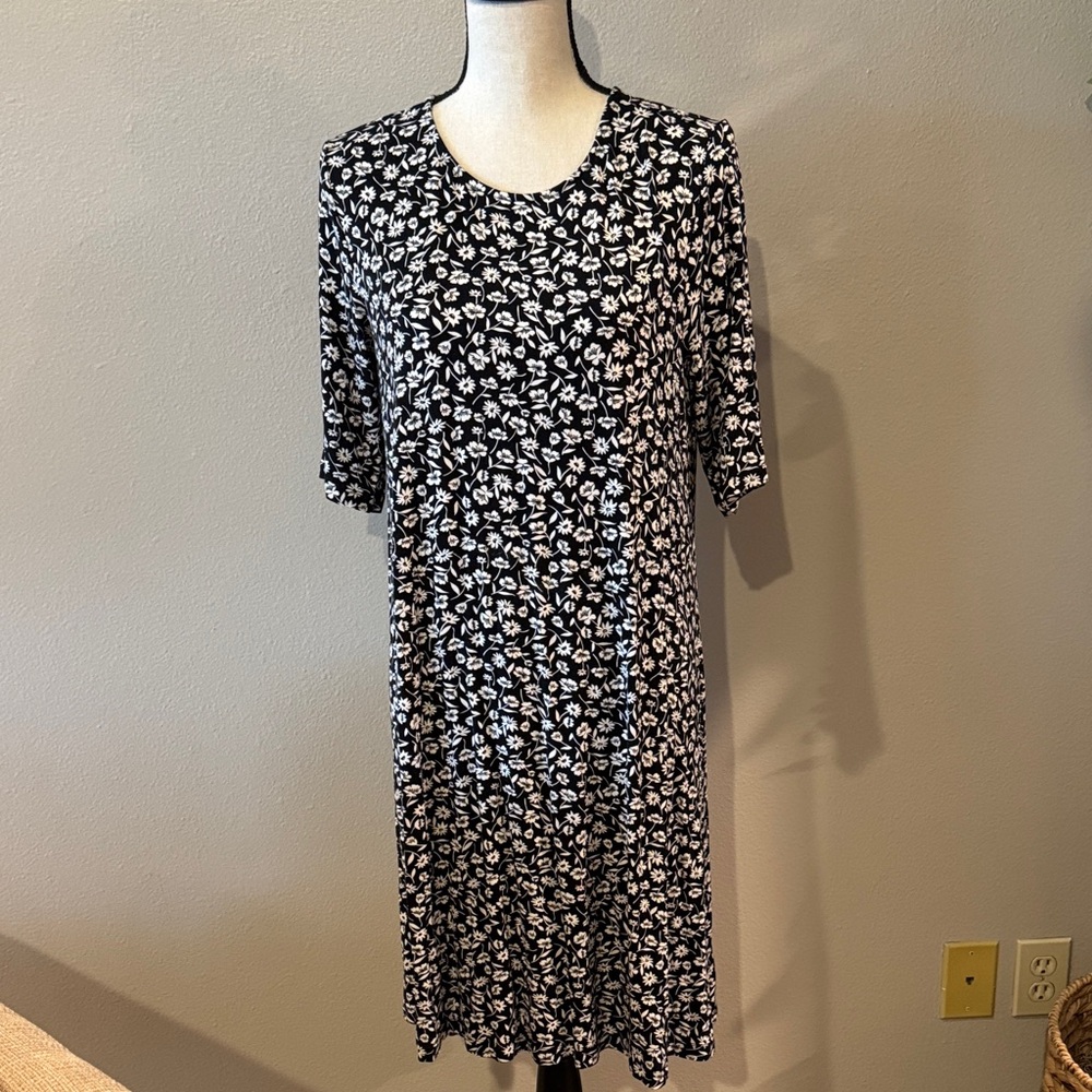 Old Navy Black and White Floral Dress